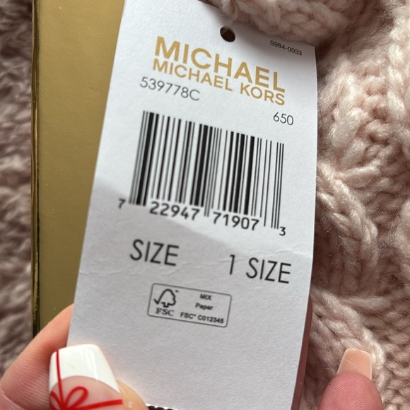 Michael Kors hat and scarf set - Picture 3 of 5